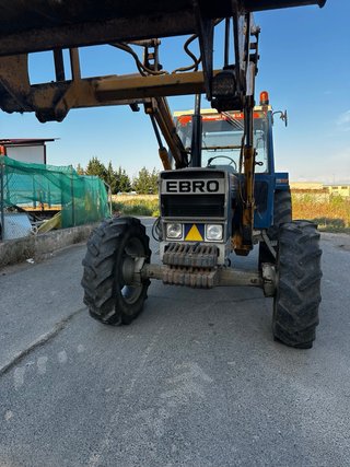 EBRO 6100 CON PALA – ÚNICO DUEÑO – SOLO 3.000H