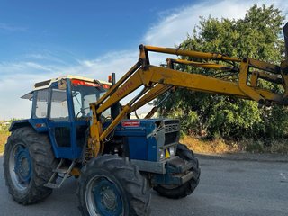 EBRO 6100 CON PALA – ÚNICO DUEÑO – SOLO 3.000H