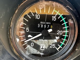 EBRO 6100 CON PALA – ÚNICO DUEÑO – SOLO 3.000H