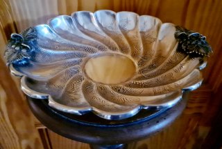 Plato hondo de plata de ley con diseño