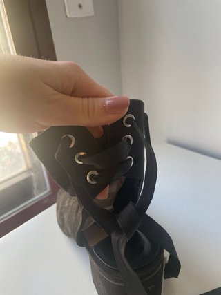 Botines negros con cordones