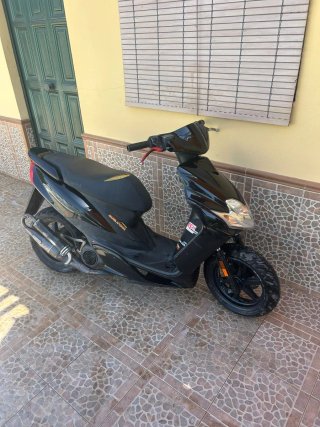 Yamaha Jog RR Negra