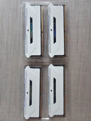 Lote 20x 8GB DDR4 RAM Corsair G.Skill