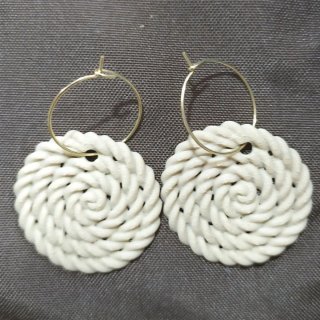Pendientes corazón crochet blanco y beige
