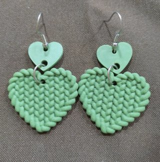 Pendientes corazón crochet blanco y beige