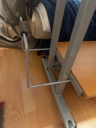 Tavolo per computer con ruote