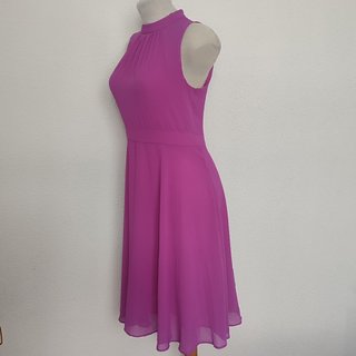 Fiesta. Vestido con vuelo buganvilla. Talla M