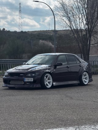 Lexus IS200 1999