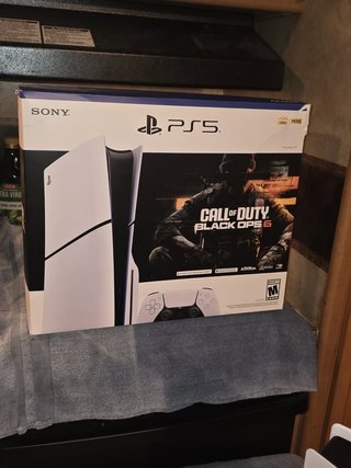 Consola PS5 Slim Disco + Call of Duty