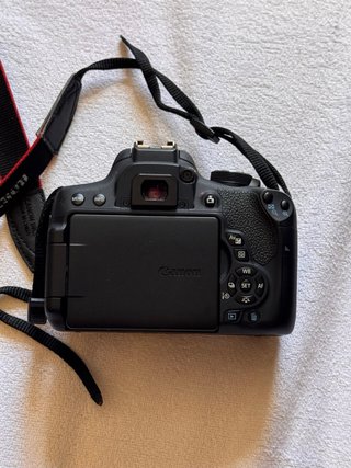 Câmera Canon EOS 750D