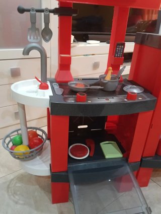 Cocinita de juguete con accesorios