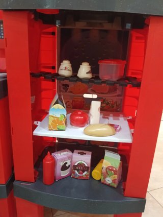 Cocinita de juguete con accesorios