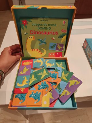 Juego de mesa Dominó Dinosaurios Usborne