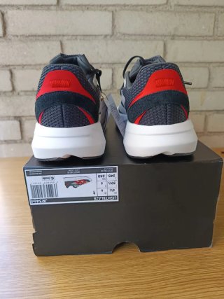 Zapatillas Adidas Negras y Rojas