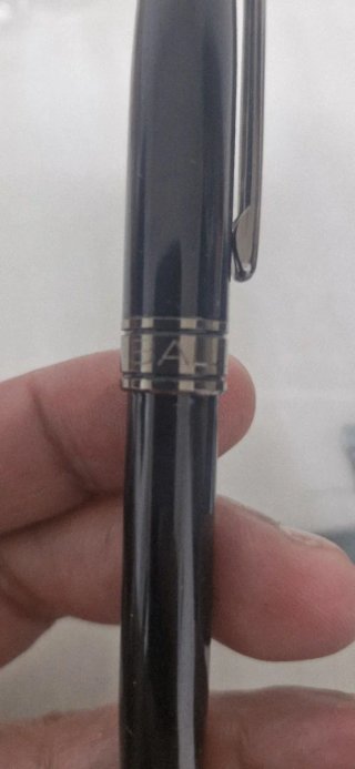 Bolígrafo Balenciaga como nuevo con estuche