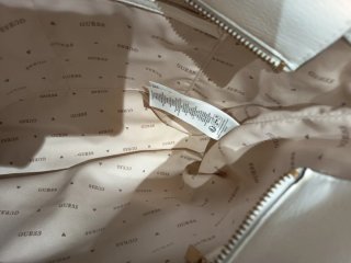 Bolso Guess Beige y Blanco