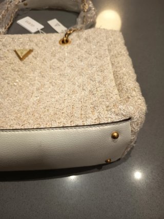 Bolso Guess Beige y Blanco