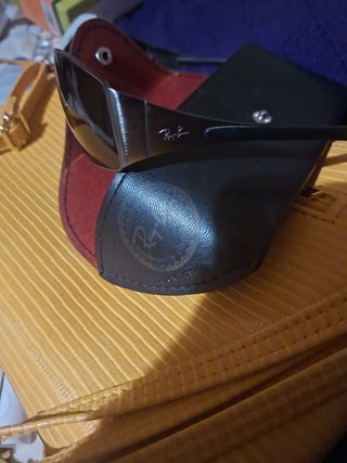 Gafas de sol Ray-Ban negras y verde oliva