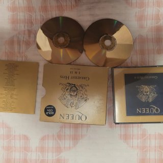 Doble CD Queen Greatest Hits I & II Oro
