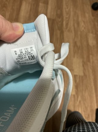 Zapatillas Puma blancas y azules