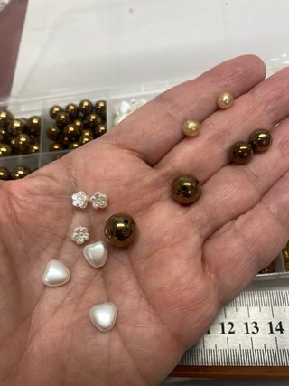 Kit Cuentas y Abalorios Dorado y Blanco