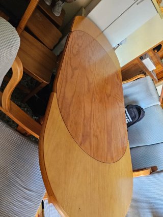 Conjunto mesa y 5 sillas madera