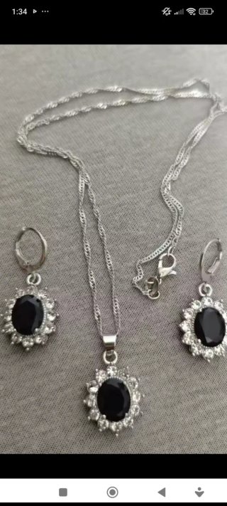 Conjunto Plata Collar y Pendientes Negro