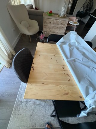 Mesa de salón comedor de madera