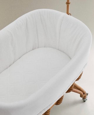 Minicuna ratán Zara Home con ruedas