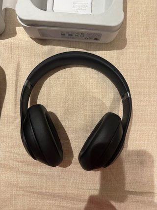 Beats Studio Pro Negros