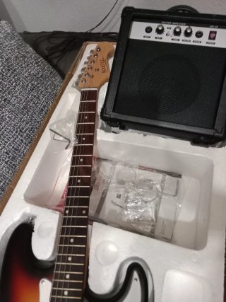 Guitarra Eléctrica y Amplificador