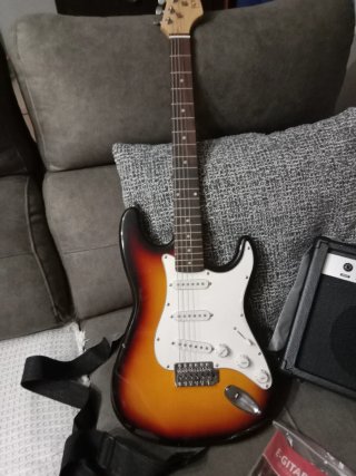 Guitarra Eléctrica y Amplificador