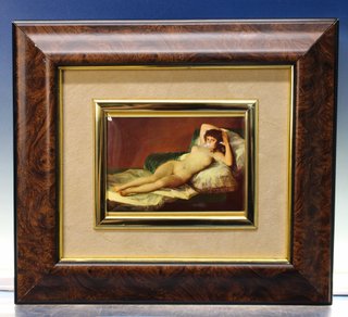 Goya. La maja desnuda y La vendimia. Esmaltes enmarcados.
