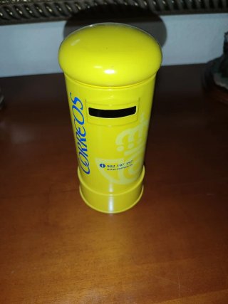 Porta monete a forma di ufficio postale
