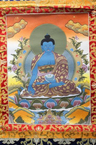 04. Thangka de Nepal. Buda Sangye Mela, Buda de la Medicina, Bhaiṣajyaguru.