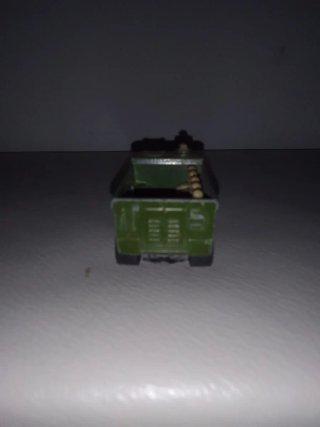 Camion militare in miniatura con figure