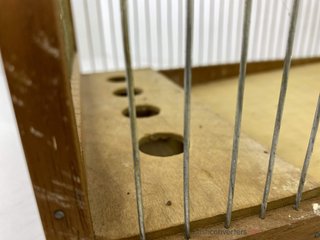 jaula de pajaros no indica madera