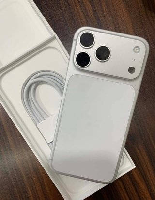 iPhone 17 Pro Max Plata/Blanco