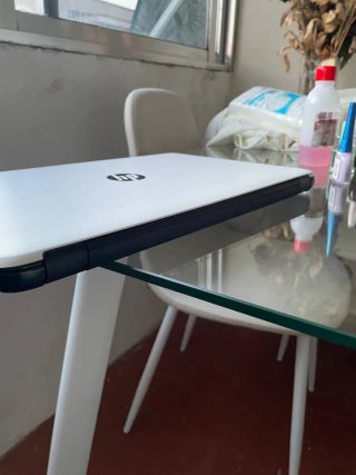 Portátil HP Negro y Blanco