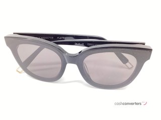 gafa de sol señora gentle monster flatba in scarlet
