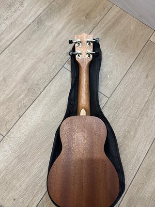 Ukelele Soprano Aiersi 21 + Funda
