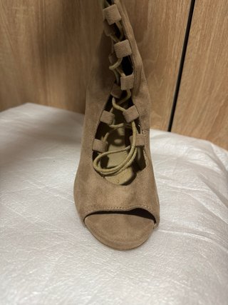Botas sandalias altas beige