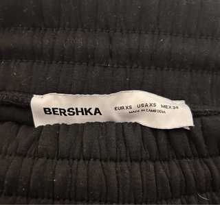 Pantalón corto Bershka negro