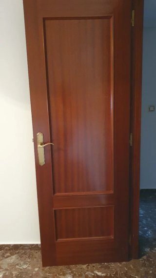 8 puertas de madera interior