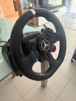 Volante Logitech G con Pedales y Palanca