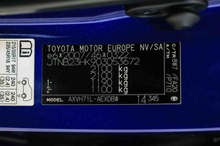 Toyota Camry 2.5 220H Advance