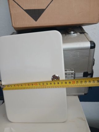 Caja de llaves metálica con cerradura