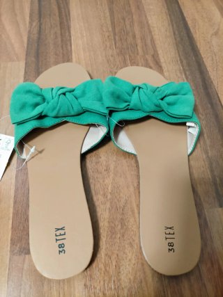 Sandalias nuevas talla 38