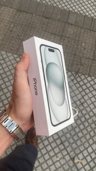 iPhone 15 128GB 92% Batería