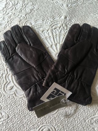 Guantes de piel marrón oscuro